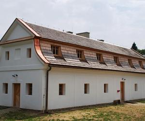 Pierwsze powojenne muzeum pod otwartym niebem powstało w Małopolsce. To tu kręcono słynne filmy