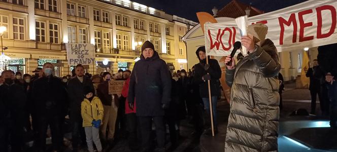 LEX TVN. Demonstracja w Białymstoku przeciwko niszczeniu wolnych mediów [GALERIA]