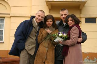 M jak miłość. Anka (Weronika Rosati), Piotrek (Marcin Mroczek), Kinga (Katarzyna Cichopek), Paweł (Rafał Mroczek)