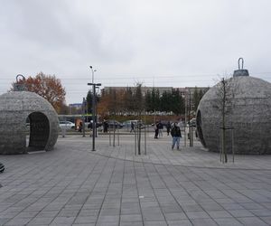 W Olsztynie pojawiły się pierwsze ozdoby bożonarodzeniowe. Gdzie można je podziwiać?