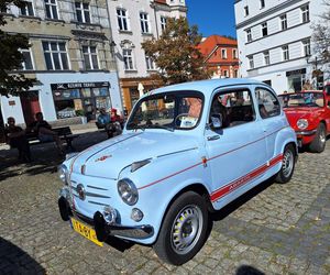 11. Zlot Pojazdów Zabytkowych. Klasyki motoryzacji opanowały Tarnowskie Góry