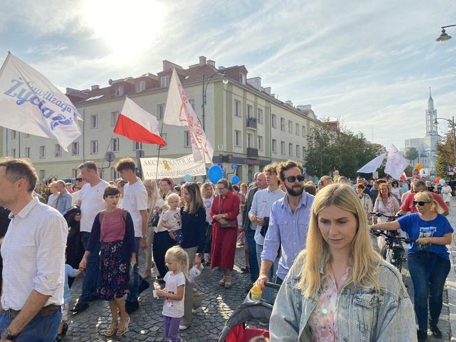 13. Marsz dla Życia i Rodziny zgromadził tłumy na ulicach Białegostoku [ZDJĘCIA]