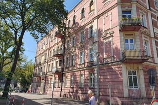 Widziałam jak sąsiedzi runęli z balkonem