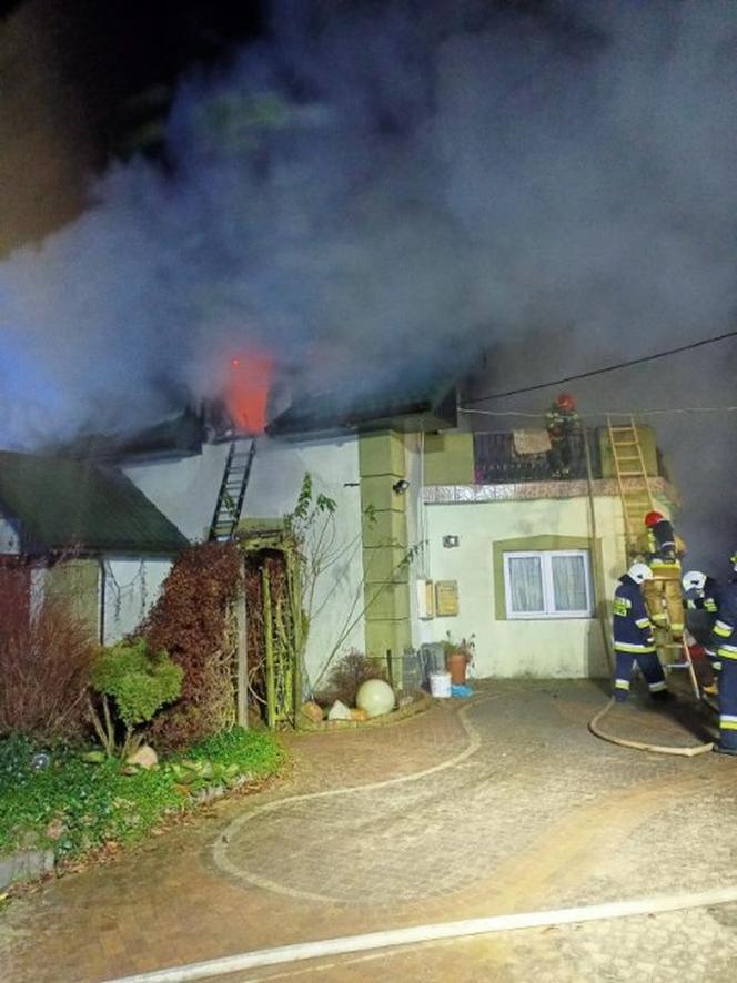 Pożar domu w Grabkach Dużych