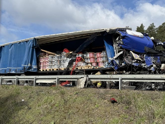 Śmiertelny wypadek na S8! Jedna osoba nie żyje po zderzeniu trzech 