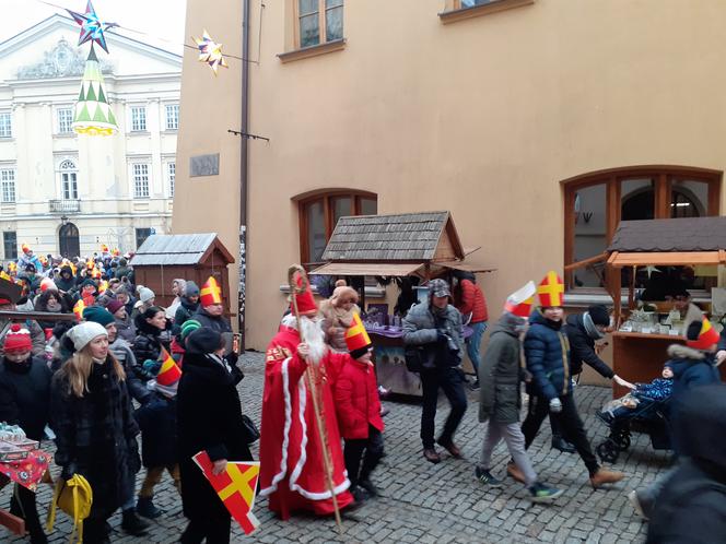 To jedyne tego typu wydarzenie na świecie! Zobacz zdjęcia z orszaku św. Mikołaja w Lublinie [GALERIA]