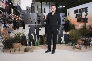 DiCaprio spotyka się z 27-latką, bo mama mu kazała! Zagadka rozwiązana