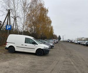 Ponad 160 miejsc i dwa nowe parkingi przy stacji Siedlce Zachodnie. Miasto podpisało umowę