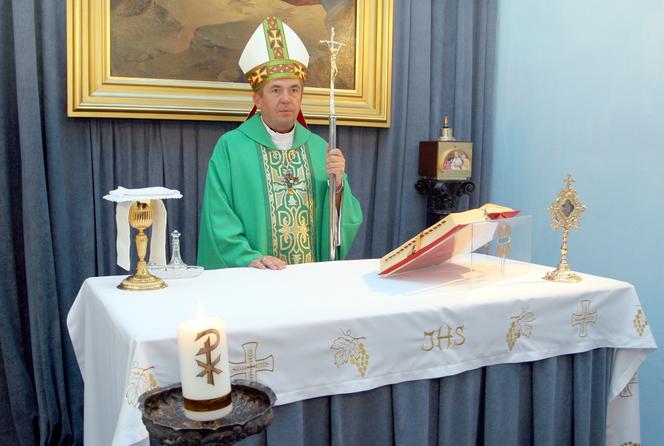 bp. gen. dyw. Tadeusz Płoski – katolicki biskup polowy Wojska Polskiego