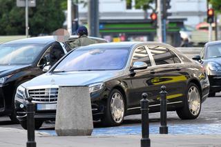 Kuba Wojewódzki jeździ jak król - jest wożony limuzyną wartą majątek! Co to za auto?