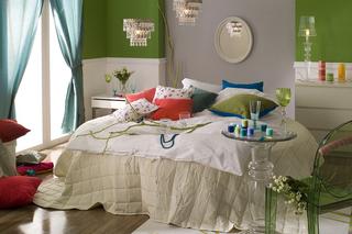 3 pomysły na kolor w sypialni: zielony, amarantowy, biały