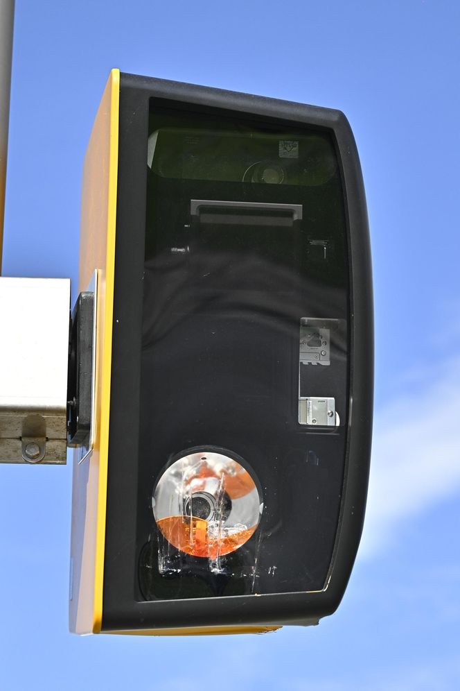 "Ulubiony" fotoradar warszawskich kierowców ponownie zniszczony. Działał 24 godziny