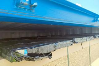 Papierosy były ukryte w kontenerach z płytą wiórową