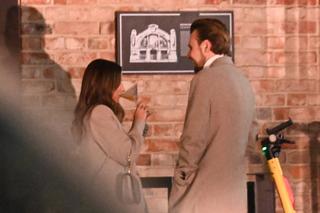 Julia Wieniawa imprezuje i robi interesy