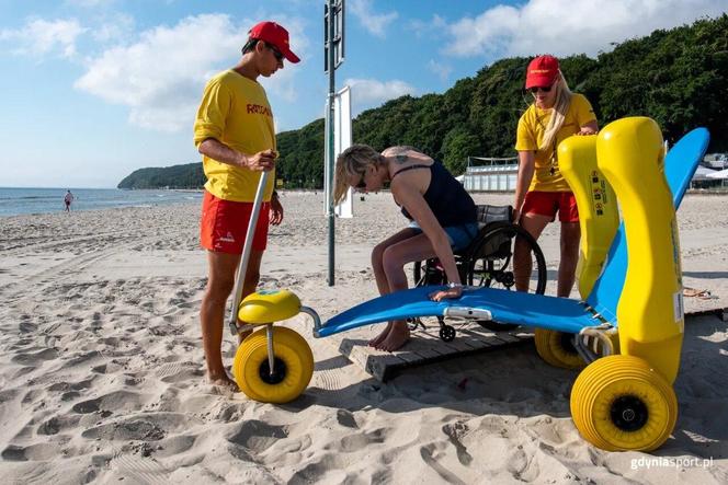 Plaża bez barier i kąpiel na wózku