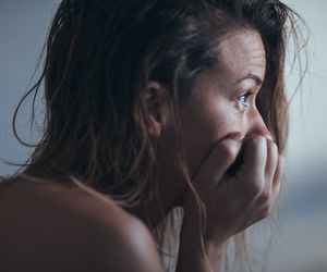 Z takiej relacji wychodzi się przeczołganym emocjonalnie. Tak rozpoznasz, że masz do czynienia z narcyzem