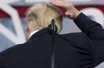 Donald Trump i jego słynne włosy