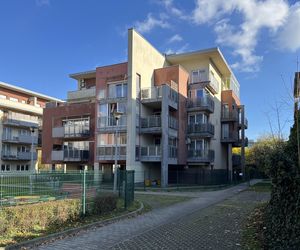 Teligi 26 w Krakowie. Blok z ukrytym balkonem