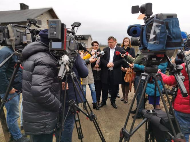 Wiceminister sprawiedliwości u rodziny w Wierzbicy: „Liczę na pewną refleksję ze strony sędziów”