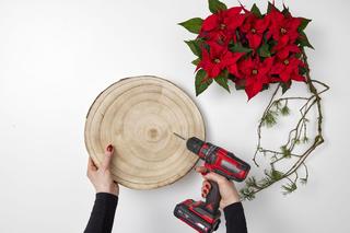 Wieniec adwentowy z poinsecjami