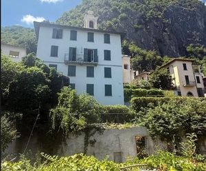 Roxie wygina się jak kocica, ale wszyscy i tak patrzą tylko w jedno miejsce! Mamy zdjęcia