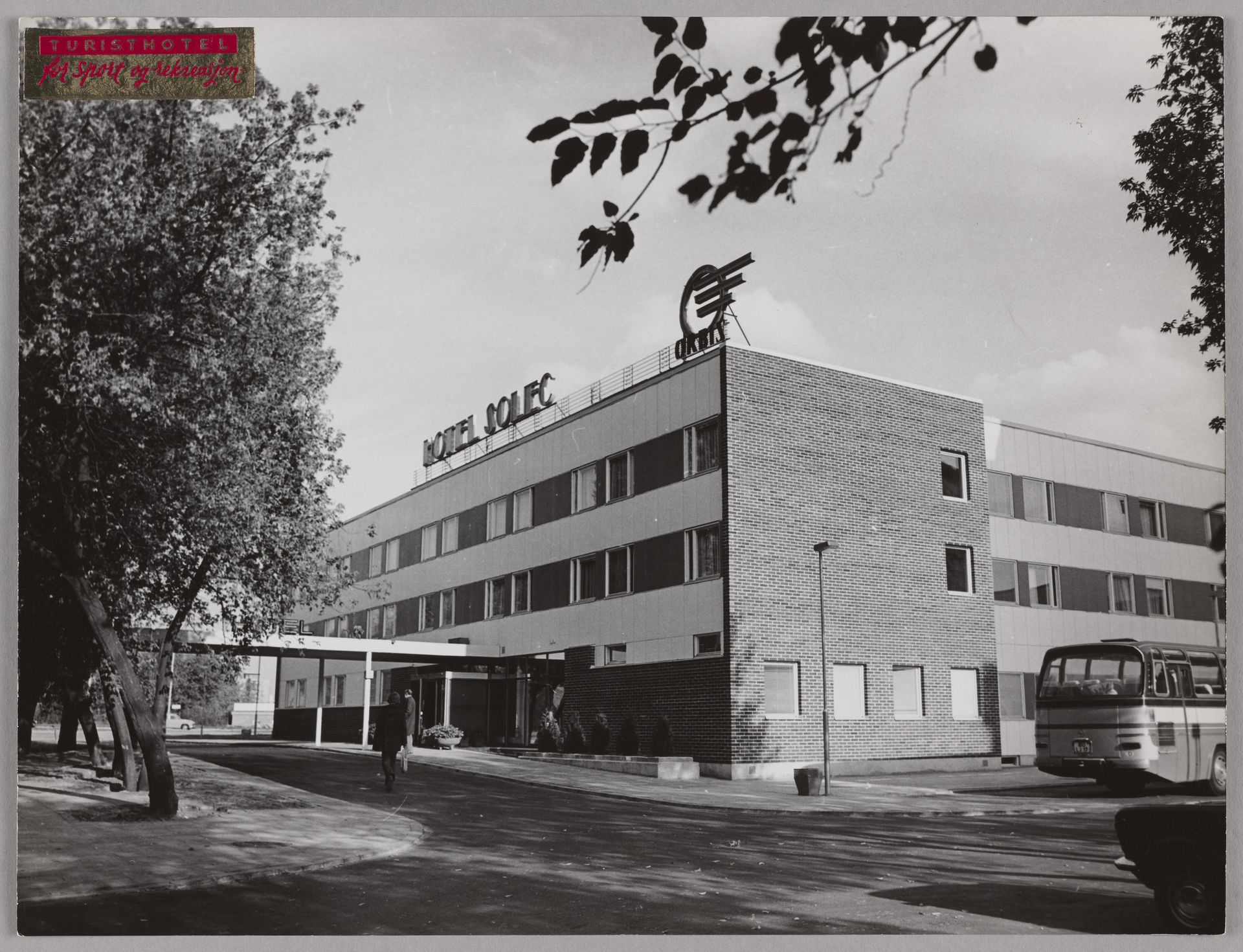 Wystawa "Hotel Twoich Snów. Architektura hotelowa wielkomiejskiej Polski doby Gierka"