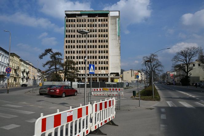 Utrudnienia związane z rozbiórką "Związkowca"