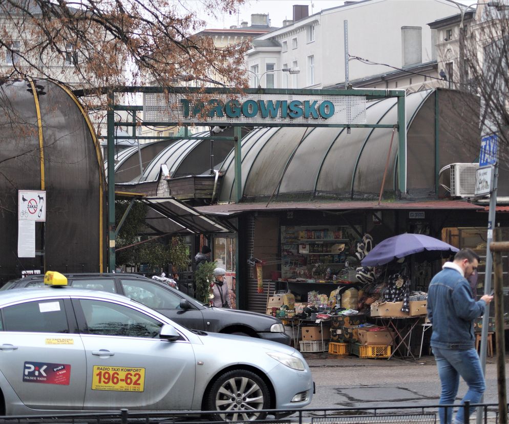 Parking podziemny, targowisko i więcej zieleni. Tak zmieni się plac Piastowski