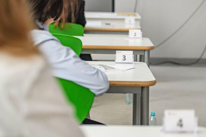 Egzamin ósmoklasisty 2025 - czy da się nie zdać testów? Znamy zasady i kryteria oceniania