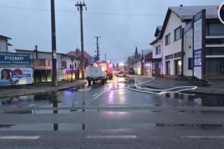 Potężny pożar stolarni pod Warszawą. Gęsty dym widać było z daleka