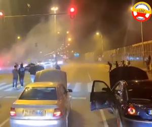 Kierowcy wstrzymali ruch nocnymi driftami, by mógł się odświadczyć. Teraz szuka go policja