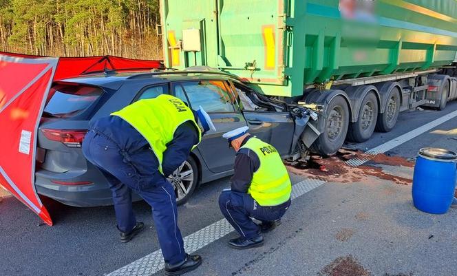 Tragiczny wypadek na A1 niedaleko Starogardu Gdańskiego. Zginął 44-letni mężczyzna