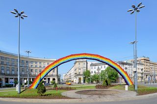 Słynna tęcza powróci na plac Zbawiciela? Chcą postawić Łuk LGBT+