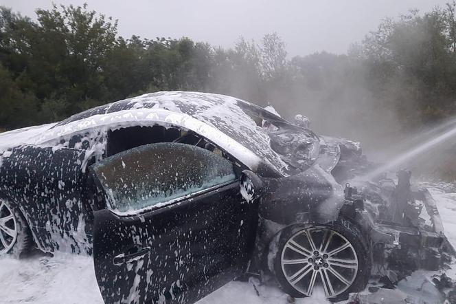 Seria pożarów samochodów na Sądecczyzna.  Spaliły się 3 pojazdy