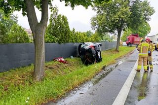 Wypadek na DW 309 koło Leszna. Zderzyły się dwa samochody