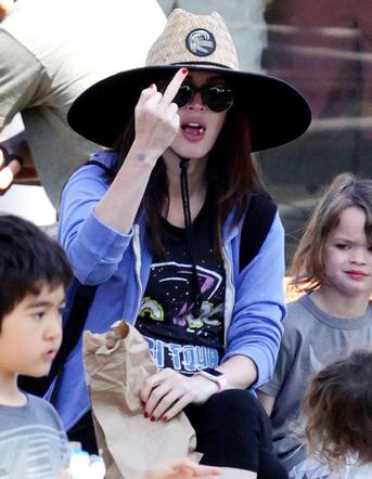 Megan Fox i Brian Austin Green z dziećmi w parku
