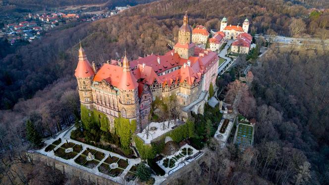 Zawalił się fragment muru przy Zamku Książ w Wałbrzychu