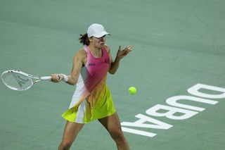 Iga Świątek w ćwierćfinale turnieju WTA 1000 w Dubaju. Dajana Jastremska postraszyła tylko w pierwszym secie