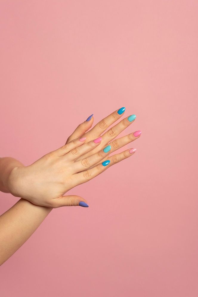 Oto najmodniejsze paznokcie tego lata według AI. Którą opcję wybierzesz? 