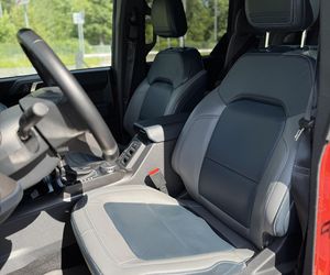 Wnętrze Forda Bronco 