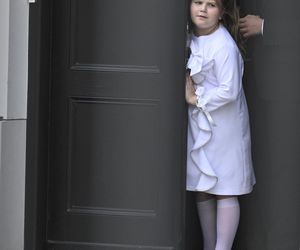 Kasia Nawrocka czuje się już w Belwederze jak u siebie! Przemieszcza się na rowerku!