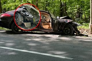Porsche i citroen roztrzaskane, trzy osoby ranne. Koszmarne zderzenie aut pod Pruszkowem