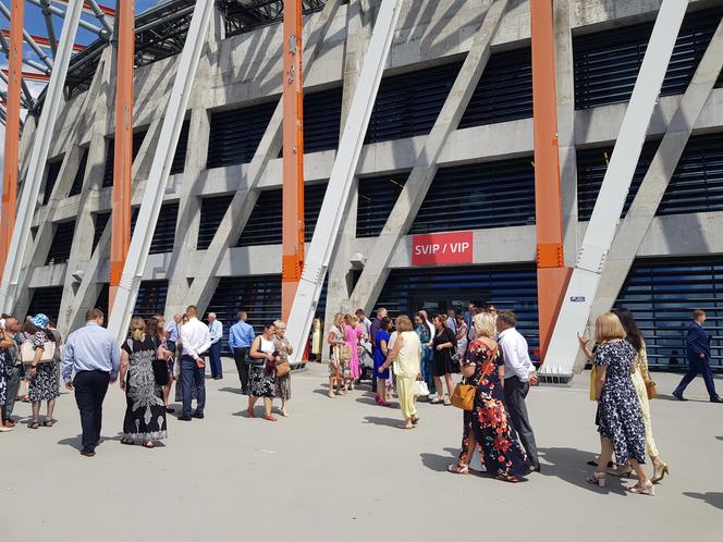 Kongres Świadków Jehowy w Białymstoku. Na stadionie miejskim tysiące uczestników [ZDJĘCIA]