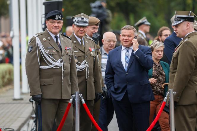 Przysięgę wojskową w Warszawie złożyło 1800 żołnierzy. Szef MON: to historyczne wydarzenie [ZDJĘCIA]