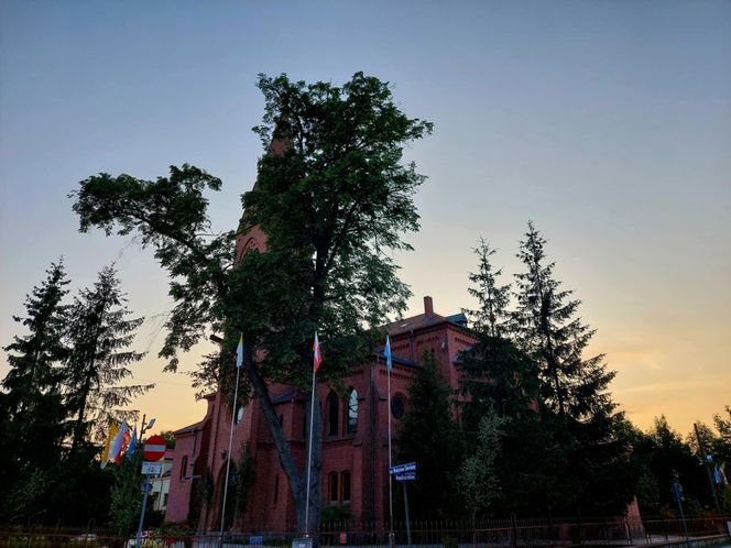 Magiczna Noc Świętojańska w Starym Fordonie. Spacer pod gwiazdami przyciągnął bydgoszczan i turystów