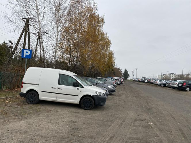 Ponad 160 miejsc i dwa nowe parkingi przy stacji Siedlce Zachodnie. Miasto podpisało umowę