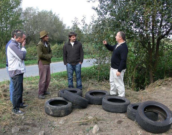 "Living machine" - Earthship samowystarczalny dom ekologiczny z odpadów 