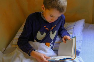Lektury szkolne klasa 4. Co czytają uczniowie na kolejnym etapie nauki w szkole podstawowej?