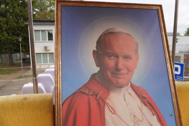 Noc Muzeów 2025. Samochód papieski w Kielcach