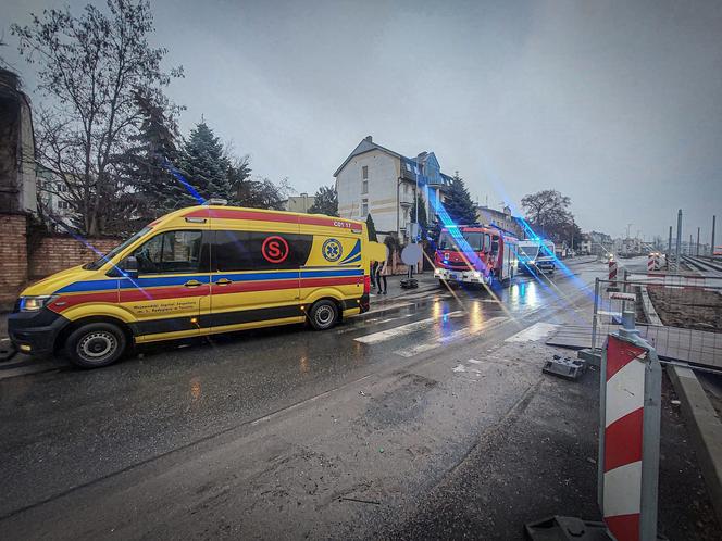 Poważny wypadek przy ul. Szosa Chełmińska w Toruniu. Kierowca potrącił rowerzystkę